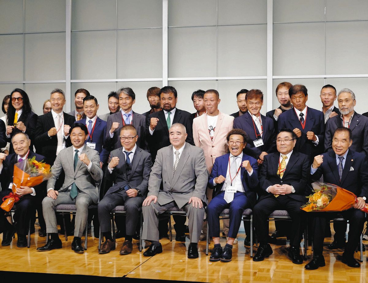 KenKen634井上尚弥選手サイン入りグローブ　ひかりTV当選品セット 井上尚弥サイン入りグローブ70万円で2個落札 世界チャンピオン