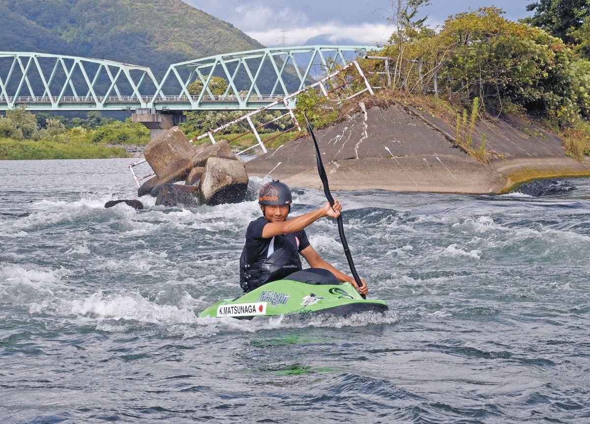 九頭竜川でカヤック 競技や体験に適した場：日刊県民福井Web