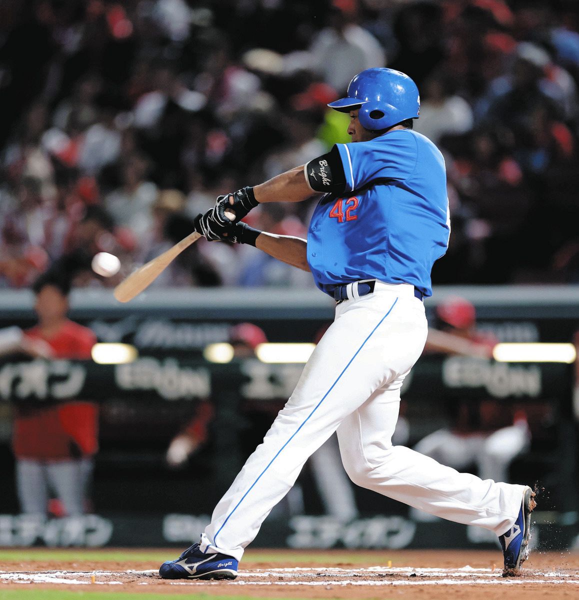 中日・ブライト健太、反撃の一発！ 6回バックスクリーンへ2点差に迫る3