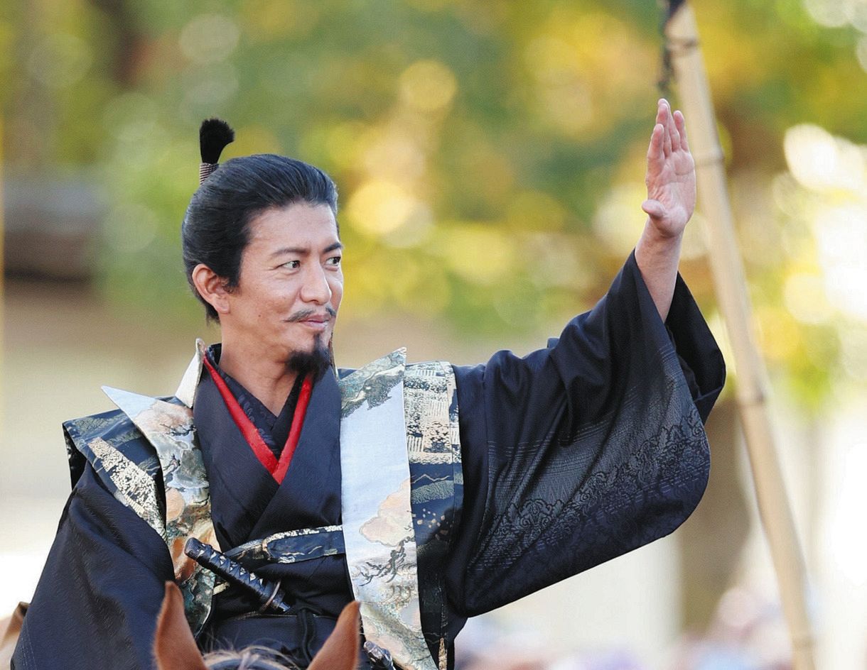 【写真ギャラリー】キムタク信長に街は大興奮:中日スポーツ・東京中日スポーツ