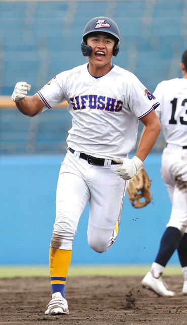 県岐阜商の園田進之助が逆転の決勝2ラン 鍛治舎巧監督の期待にようやく応える【春季東海地区高校野球】：中日スポーツ・東京中日スポーツ