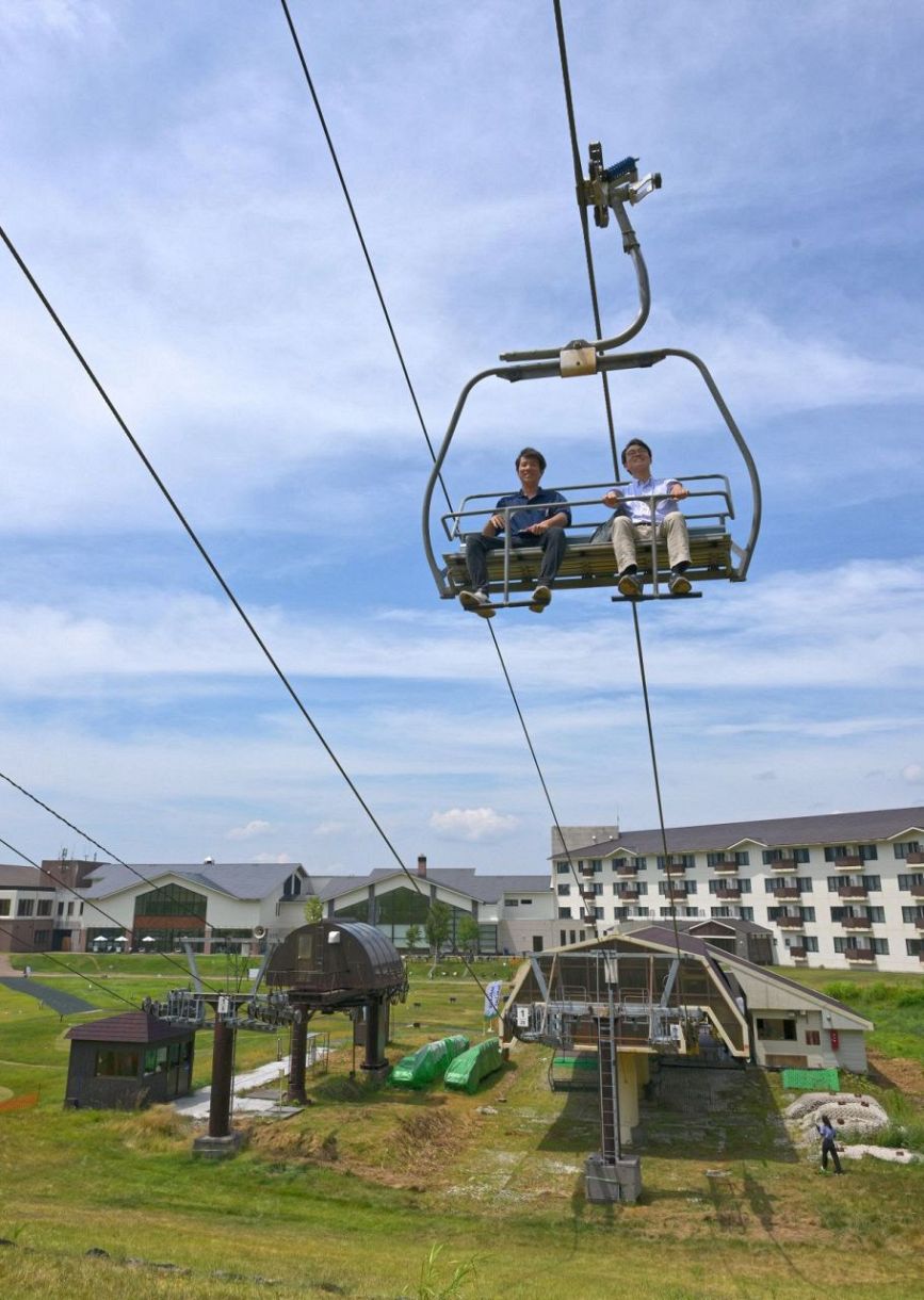 夏山リフト 風を感じて スキージャム勝山 10日から期間限定運行