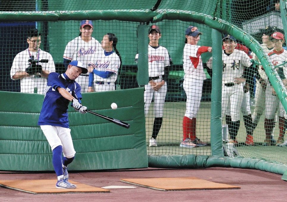 イチローさん、33スイングで8本の柵越え、広いバンテリンドームでの