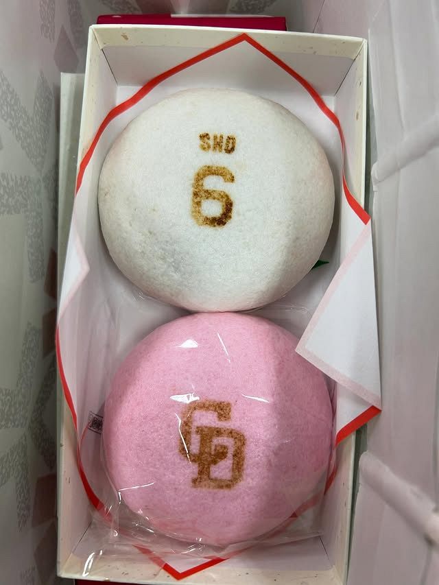 ◇中田翔からの「引退記念品」【写真】：中日スポーツ・東京中日スポーツ