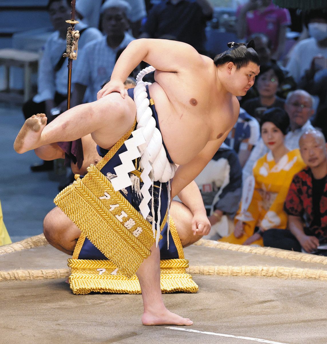 石川】イヌワシ化粧まわしで必翔 郷友会贈呈品で終盤：北陸中日新聞Web