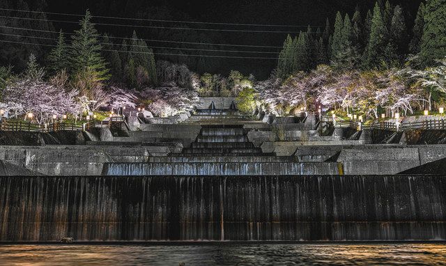 ぶらり飛騨＞ 奥飛騨・栃尾温泉洞谷流路工（高山市）：中日新聞Web