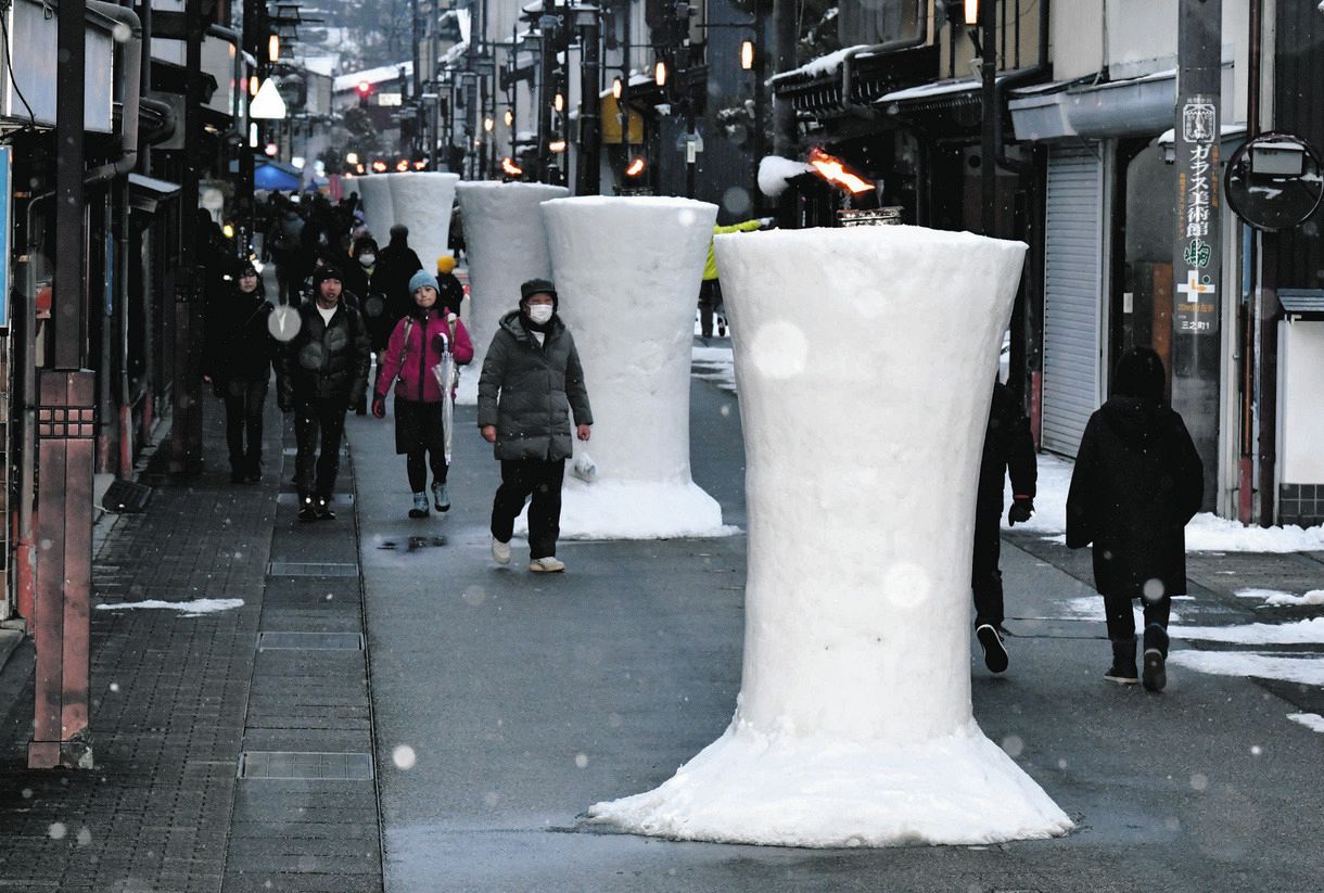 飛騨古川で伝統の「三寺まいり」 千本ろうそくに願うのは…：中日新聞Web