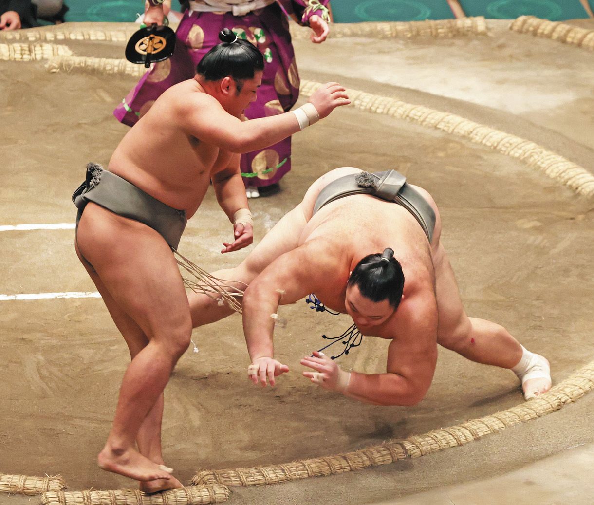 元大関・朝乃山まさかのバッタリ…幕下6連勝ならず、関取復帰も泡と