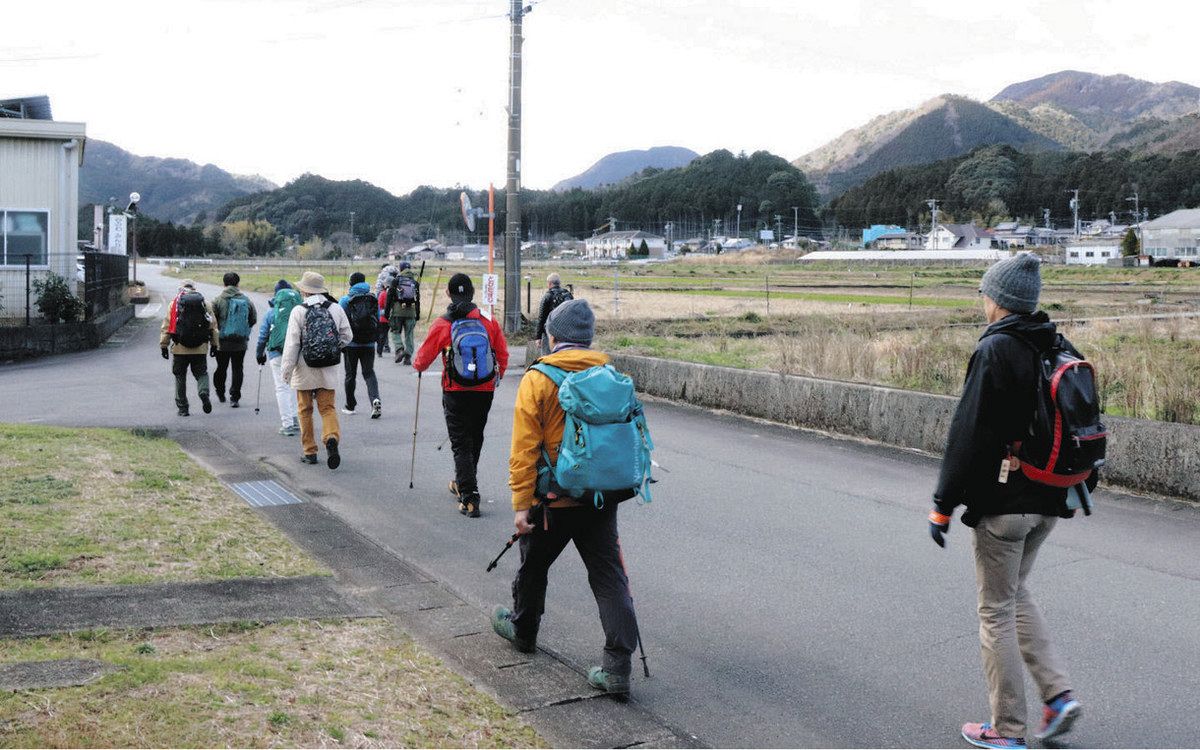 ガイド受け、いろいろ発見 大台で熊野古道伊勢路踏破ウォーク：中日新聞Web