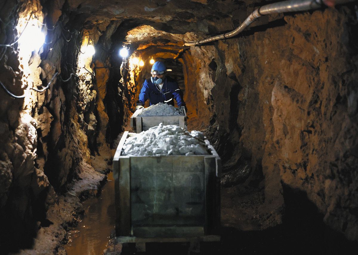 写真特集】奥三河に美の源 化粧品に使われる鉱物セリサイト、東栄町に