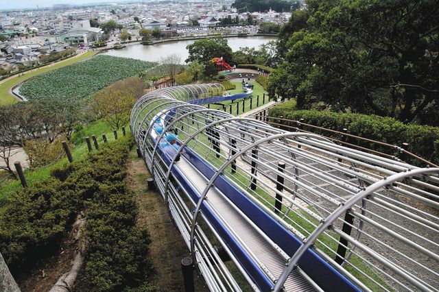 名物長い滑り台が４年ぶり再開 藤枝 蓮華寺池公園 中日新聞しずおかweb