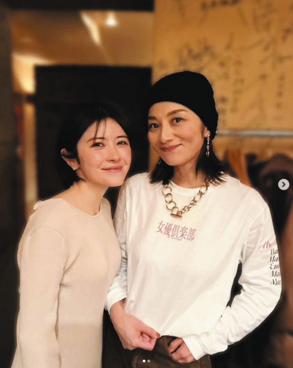 ミニスカの鎌倉アナ ◇宮澤エマ、小池栄子の『鎌倉殿』姉妹ショット【写真】：中日スポーツ・東京中日スポーツ