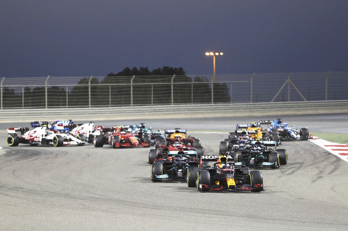 13番手発進の角田裕毅は1周目に順位を下げる ホールショットはポールスタートのフェルスタッペン F1 第1戦バーレーンgp途中経過 中日スポーツ 東京中日スポーツ