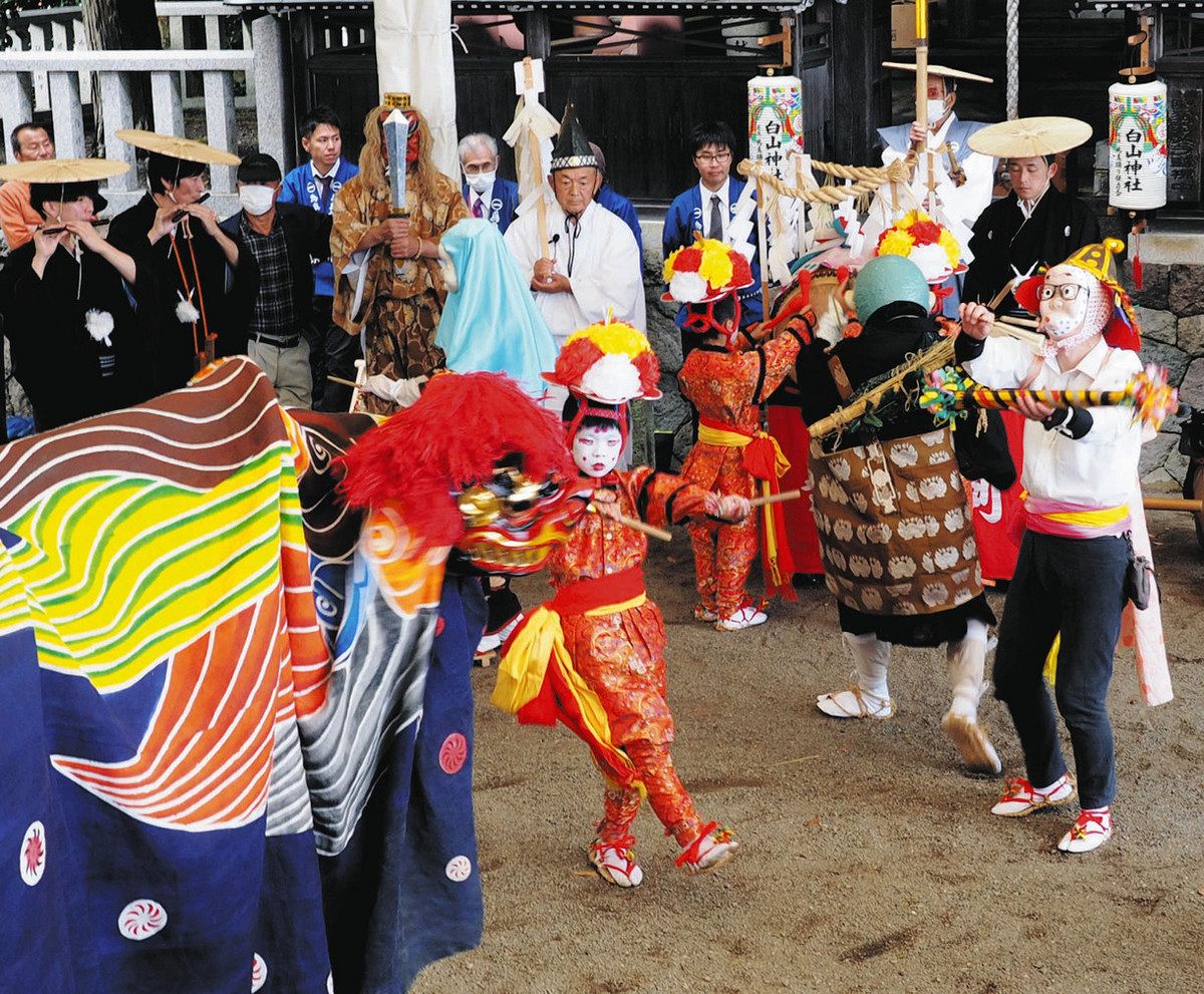 大神楽を8年ぶり奉納 白鳥・為真白山神社秋の祭礼:中日新聞Web 大神楽を8年ぶり奉納 白鳥・為真白山神社秋の祭礼:中日新聞Web