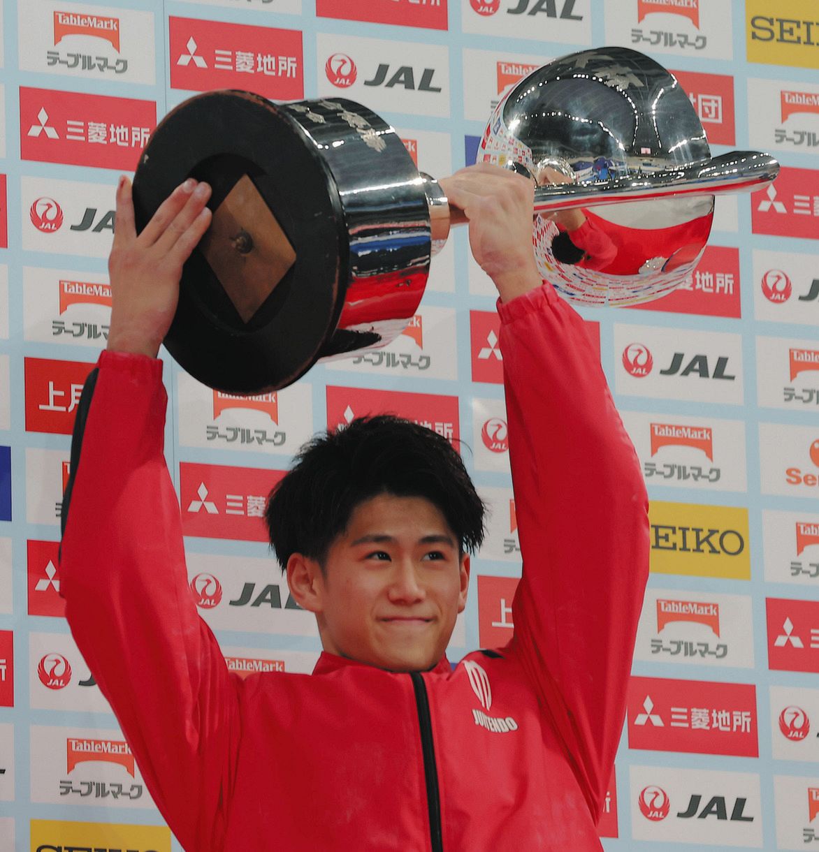 NHK杯男子個人総合で優勝した橋本大輝