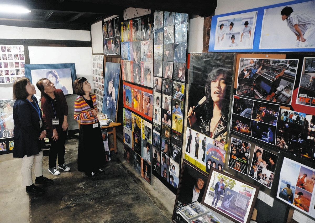 野口五郎さんの歩み紹介 出身の美濃でレコードや衣装展示：中日新聞Web