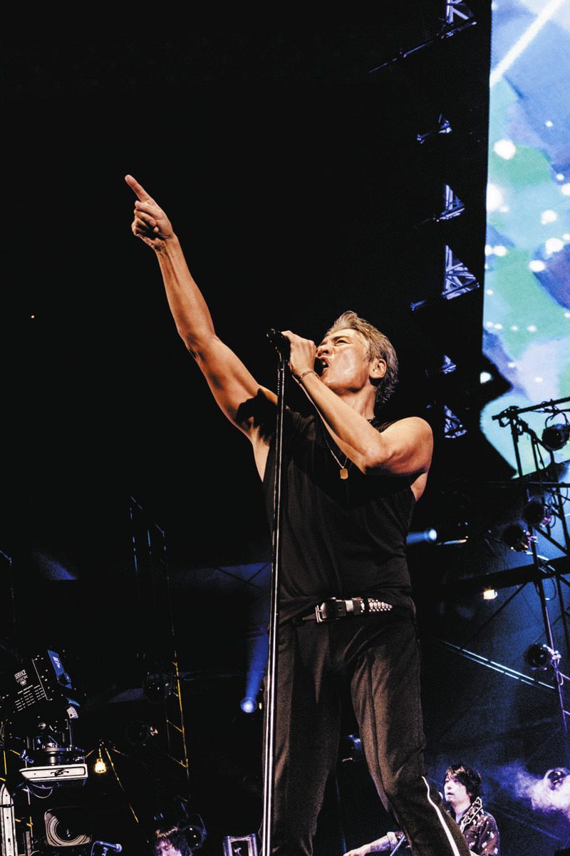 吉川晃司、「くたばるまでに100本いくぞ！」ソロ35回目、「COMPLEX