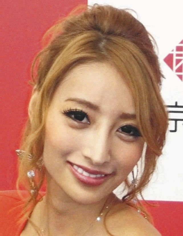 加藤紗里は 今際の国のアリス にどっぷり ネイルもトランプに フォロワーは前髪にも注目 中日スポーツ 東京中日スポーツ