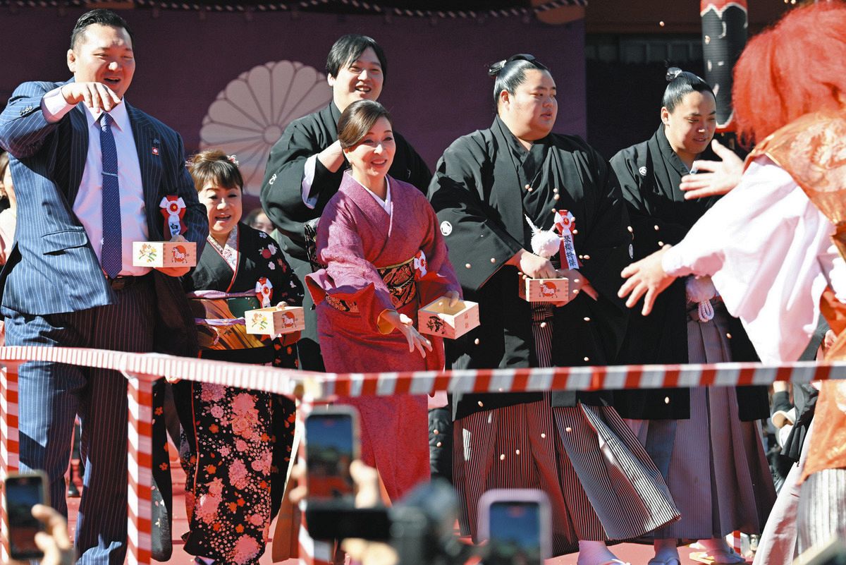東京・日枝神社で「節分祭」 真矢ミキ、天童よしみ、元横綱白鵬の
