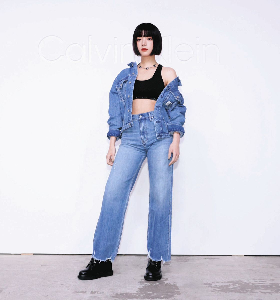 池田エライザ、「大好き」なデニムのセットアップに「非常にシンプル