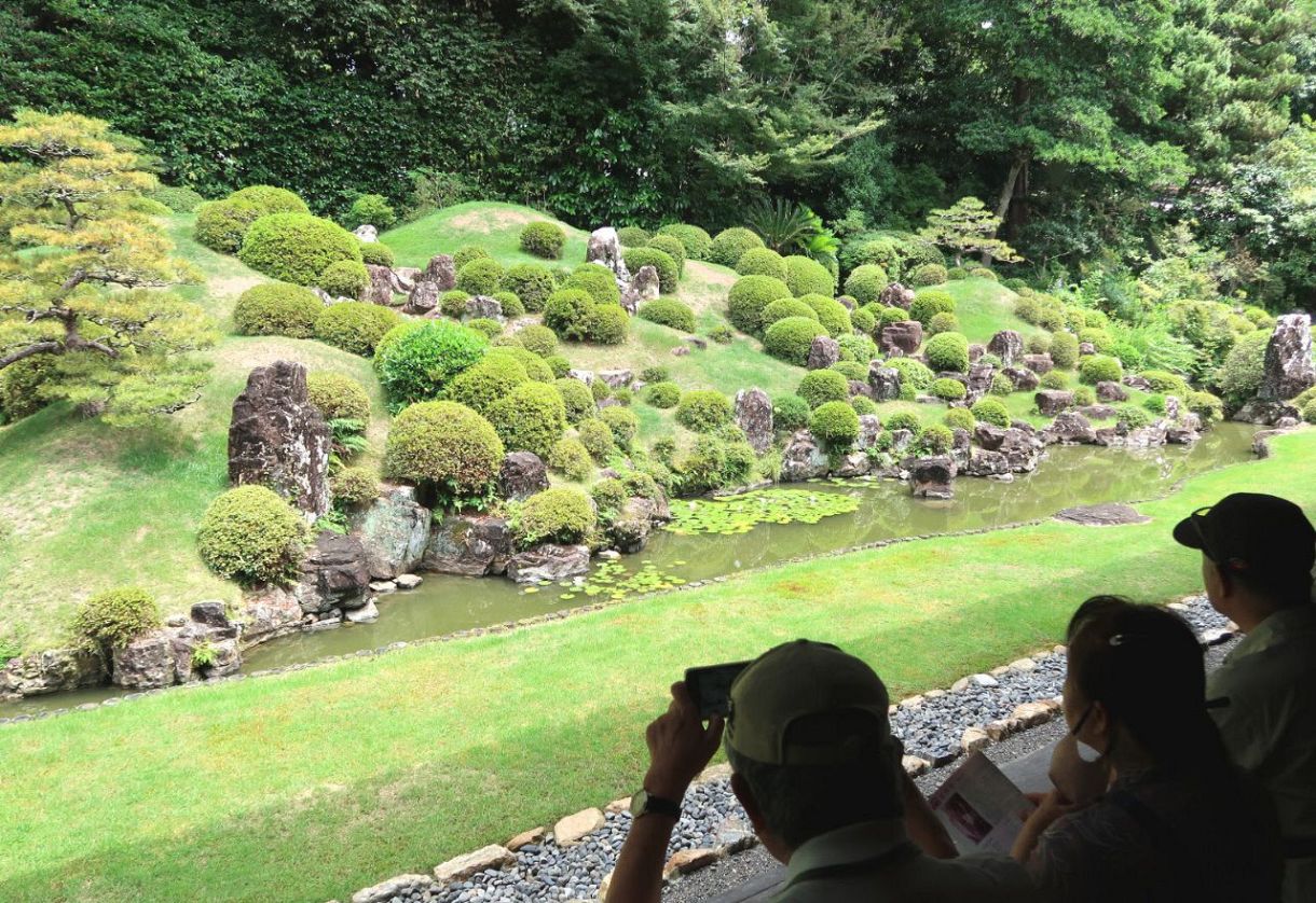 なぜ日本庭園は人を引き付けるのか？ 全国2000カ所を紹介のウェブ