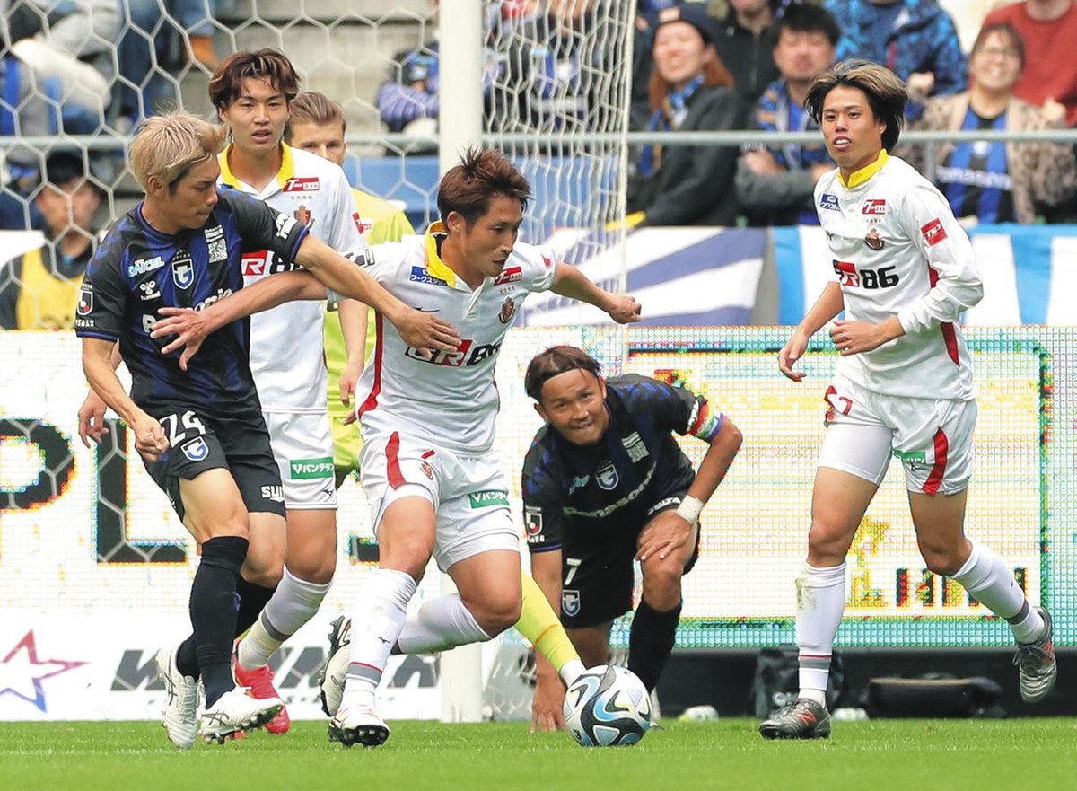 〇1－0大阪 名古屋グランパスが久々白星 7戦ぶり、和泉の執念実る：中