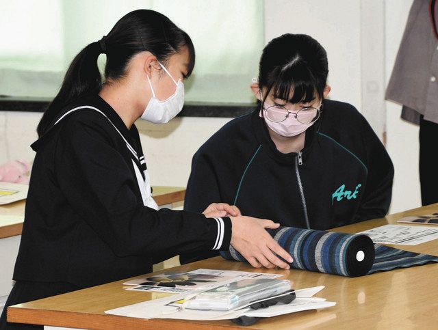 アパレル業者ら授業 新居高生「遠州織物」を学ぶ：中日新聞しずおかWeb