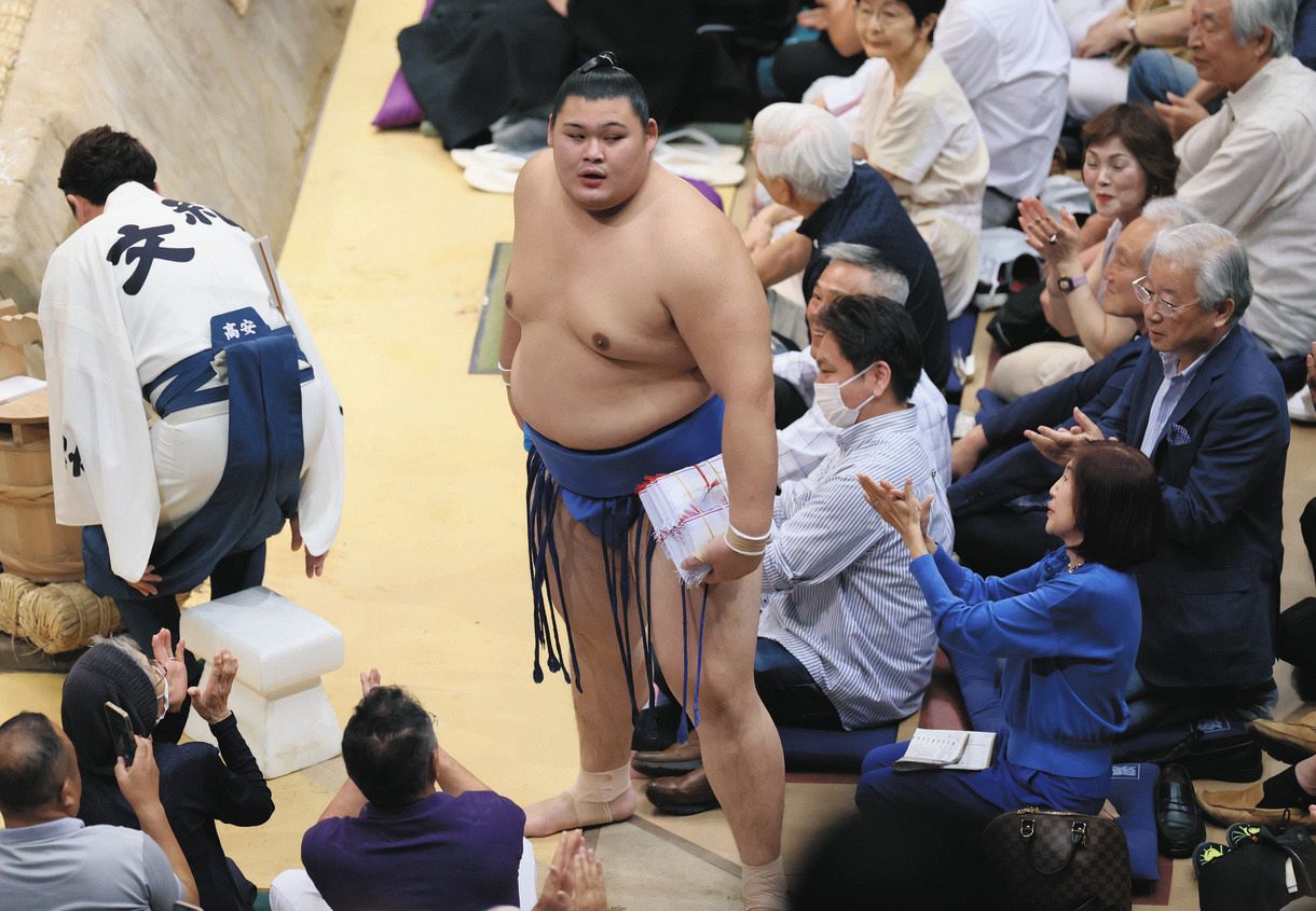 大の里、夏場所以来2度目の優勝で”大鵬超え”大関昇進を確実に 大関豊昇龍を破り自己最多13勝目【大相撲秋場所】:中日スポーツ・東京中日スポーツ