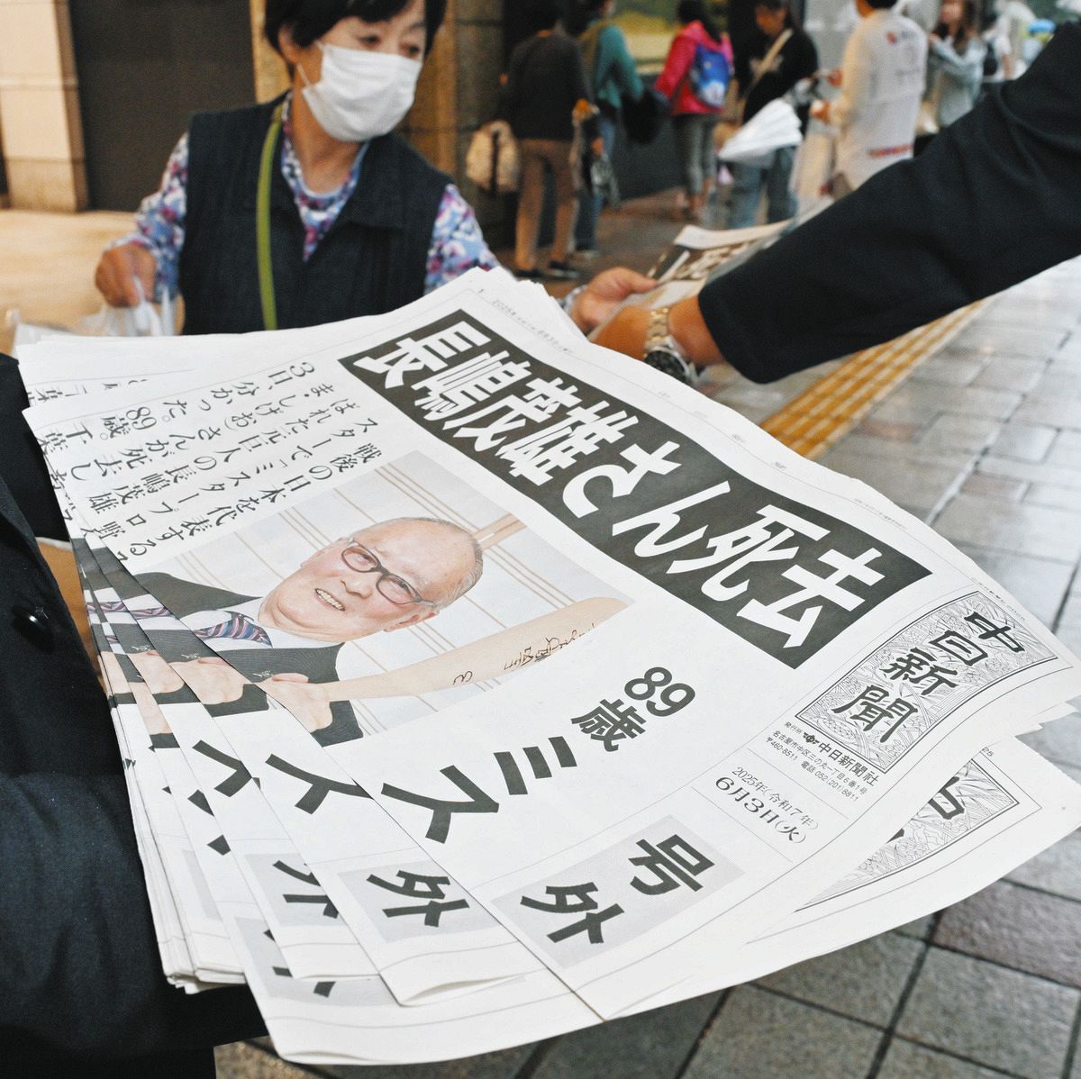 日本を代表する英雄」「私たちの時代が終わった」長嶋茂雄さん死去、中