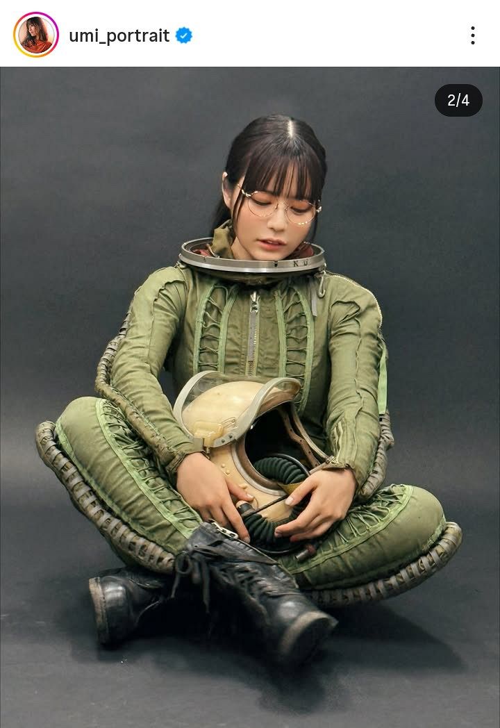 ◇東雲うみ、「凄い圧迫感。。」60年代パイロットスーツ【写真複数枚