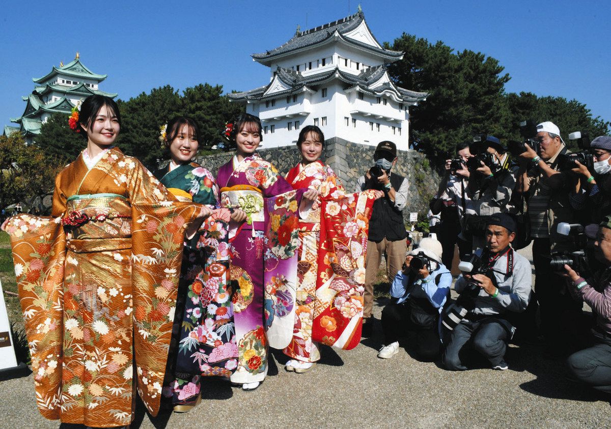 名古屋城・菊を背景に振り袖姿モデル 中日写真協会、最後の撮影会：中