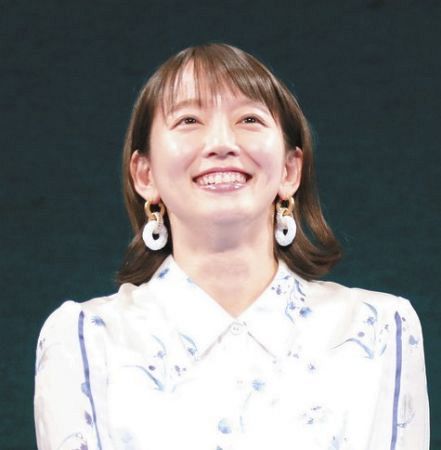 となりのシムラ 共演時のアドバイス 心腐らせず とにかく続けること 吉岡里帆が志村けんさん追悼 中日スポーツ 東京中日スポーツ