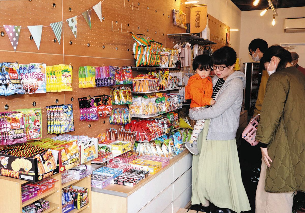 商店街を皆の憩いの場に 四日市の老舗文具店、カフェなど併設し新装