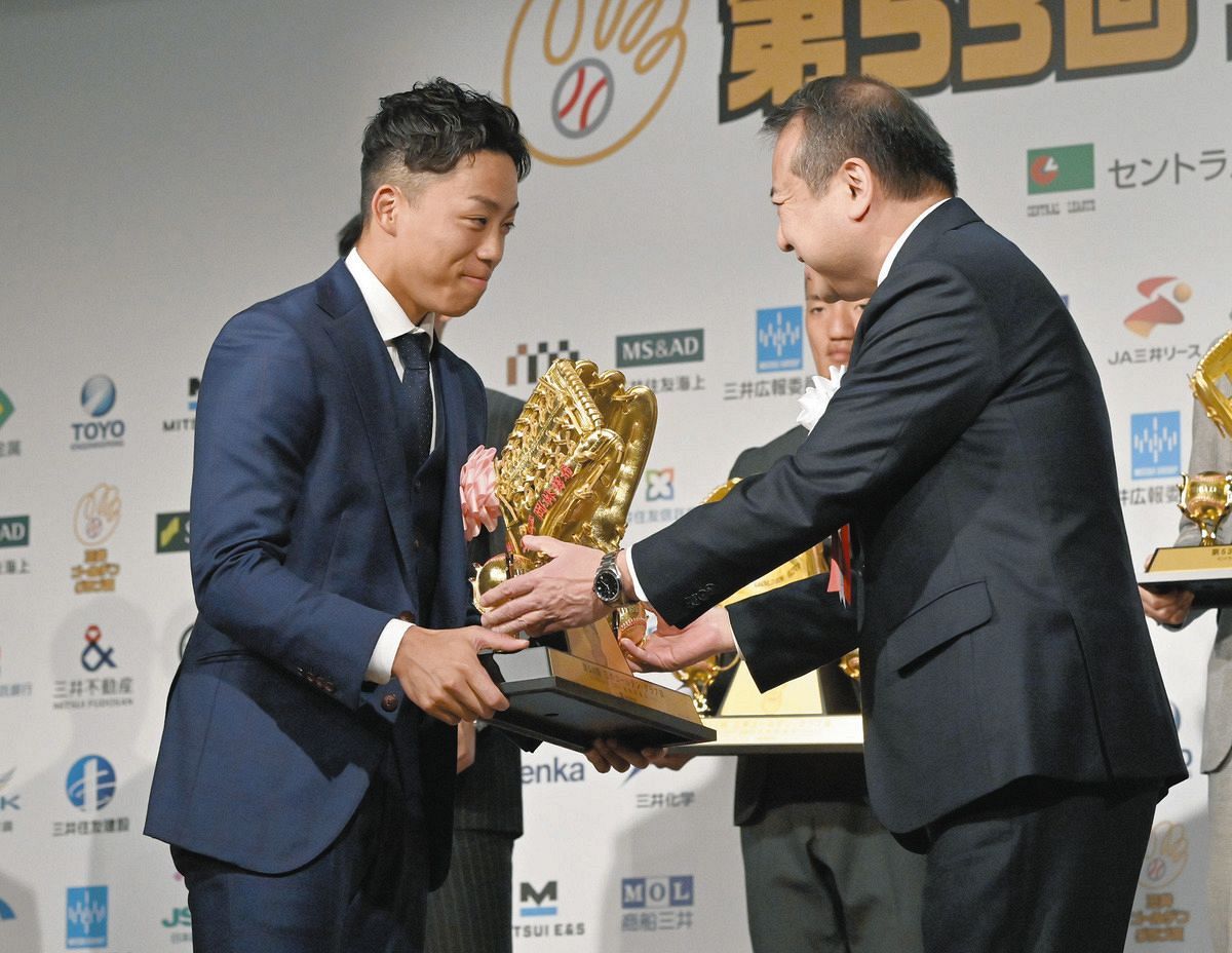 中日・岡林勇希、3年連続ゴールデン・グラブ賞 「まだまだ