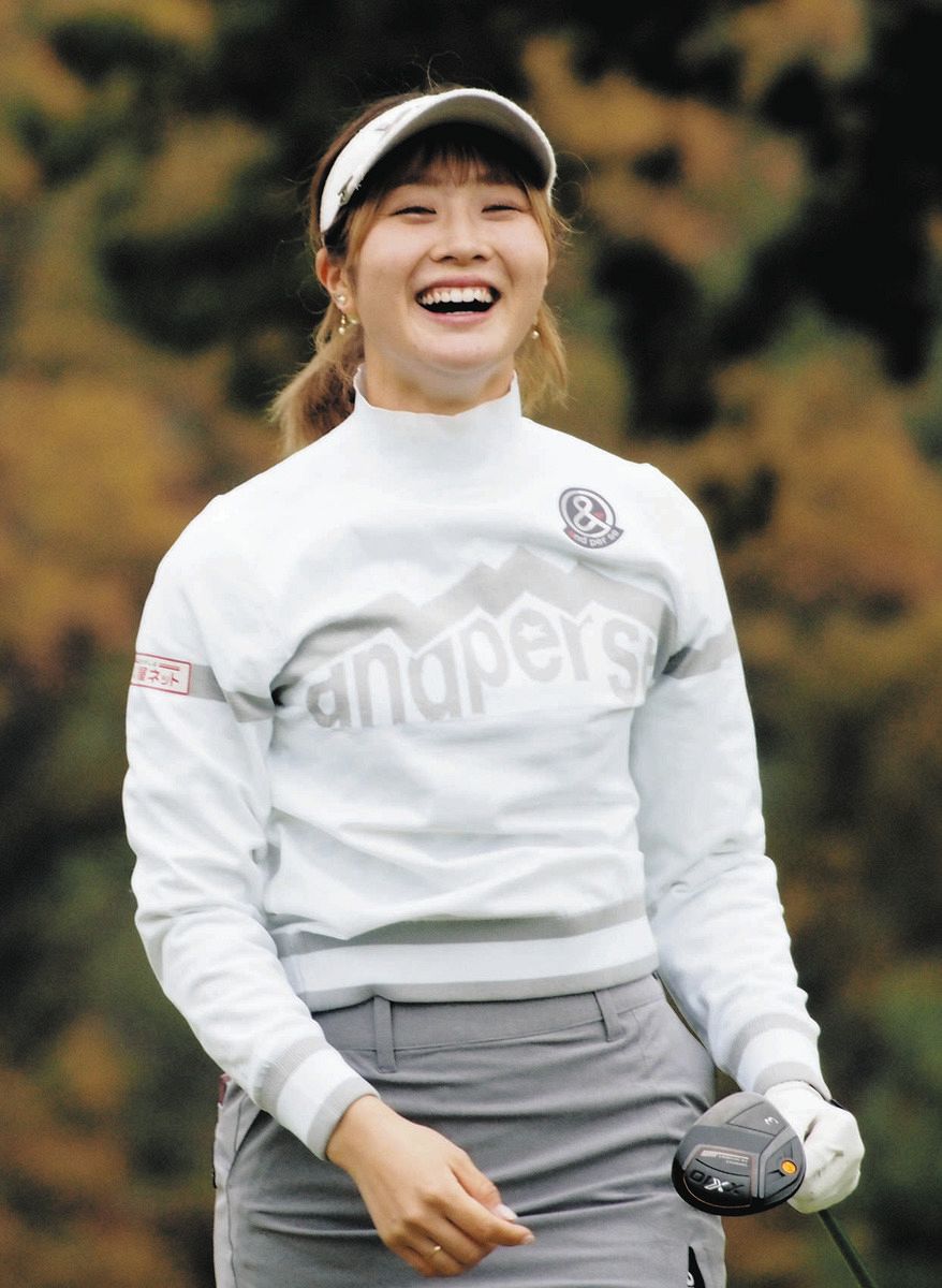 ◇女子ゴルフ・都玲華、ツアー初Vへ首位発進に笑顔【フォトギャラリー