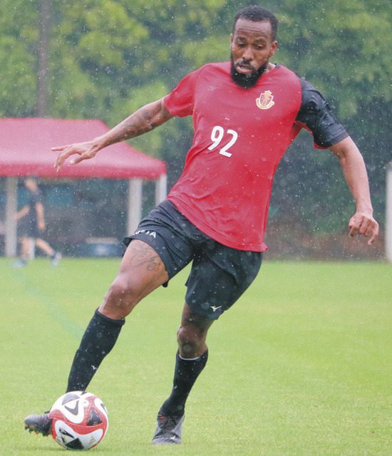 レオナルドがJ2藤枝へ完全移籍「これまでの応援やサポートありがとうご