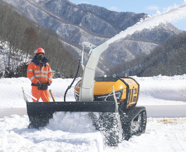 除雪作業の省力化へ実証実験 中日本高速、労働力不足に対応：中日新聞Web