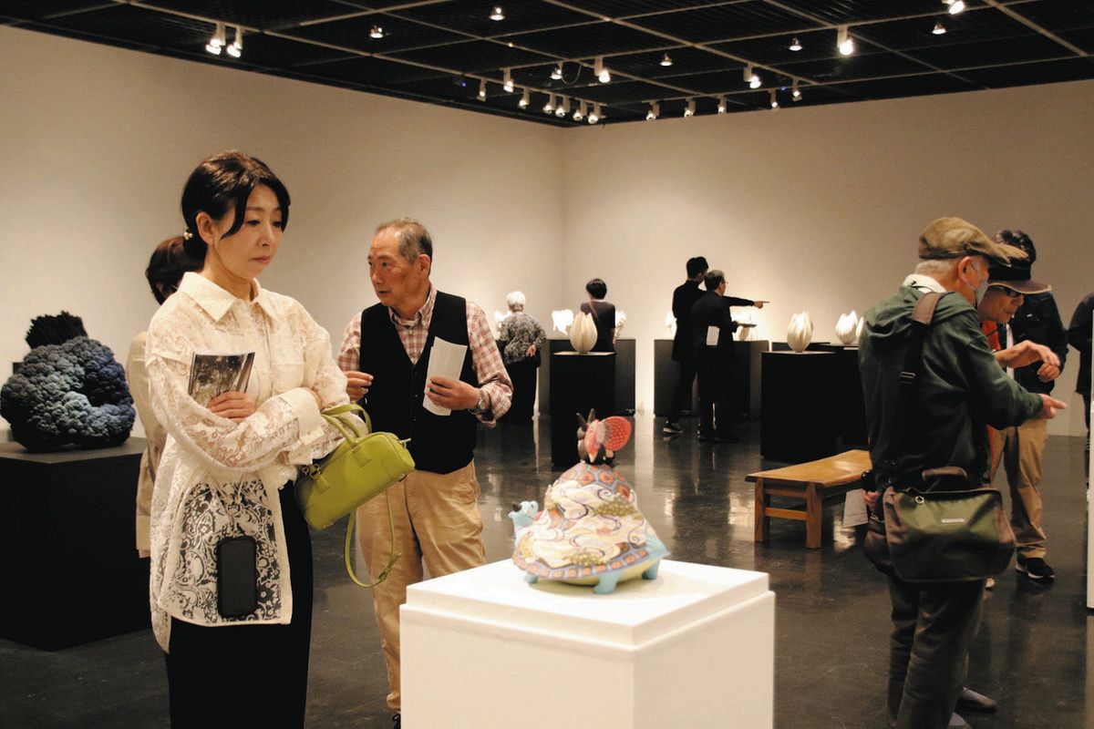 陶芸家6人の多彩なセンス 菰野・パラミタ大賞展に67点：中日新聞Web
