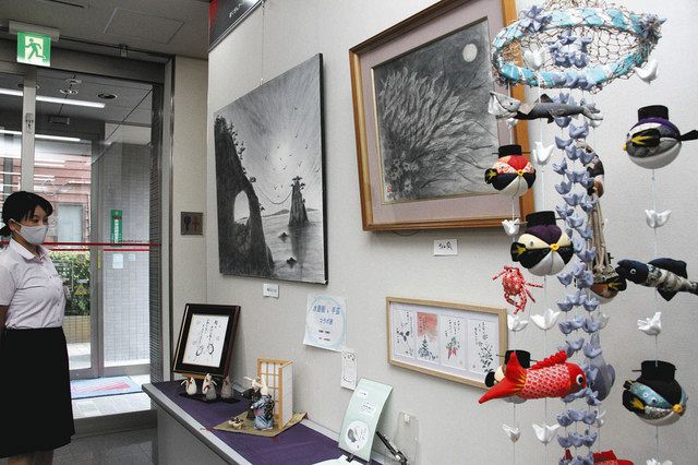 水墨画と手芸作品 共演 北陸銀羽咋支店 竹森さん、田中さん展示：北陸