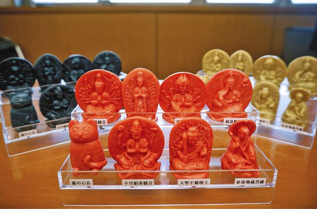 限定！ピンクの石仏フィギュア カプセル玩具を伊那市が販売：中日新聞Web