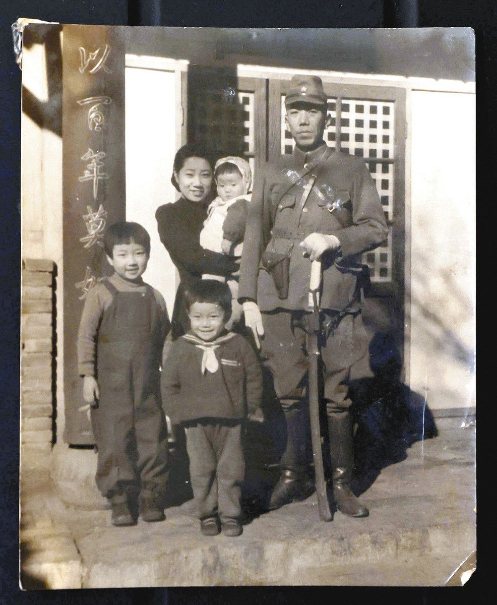 母は荷物を全て捨て、幼子3人と満州の避難列車に乗り込んだ 命つない