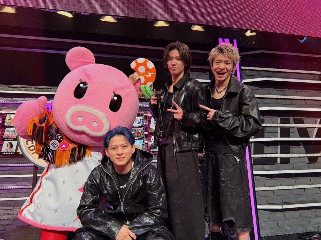 ◇犯人は平野紫耀！？ Number＿iとブーナちゃん【写真】：中日スポーツ