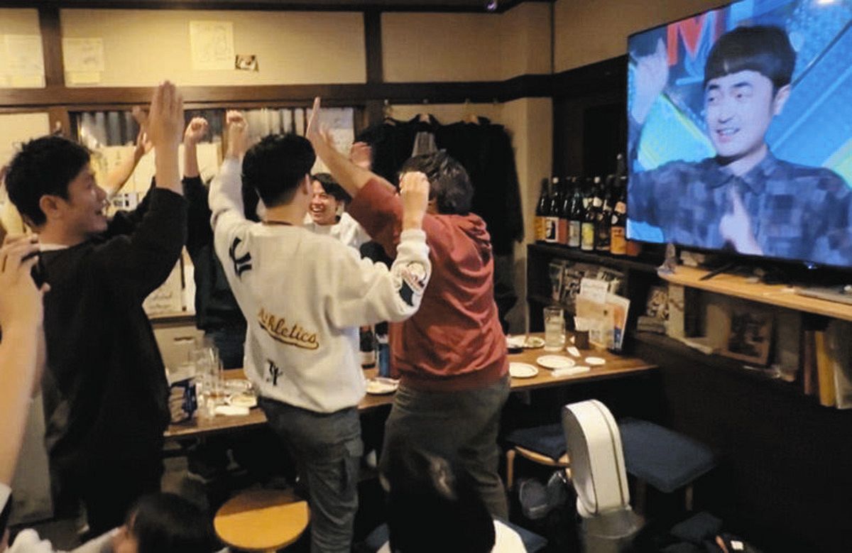 M―1王者「たくろう」の赤木裕さん、地元・大津や出身校から祝福の嵐