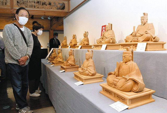 天神様 表情さまざま 井波彫刻総合会館で木彫り展：北陸中日新聞Web