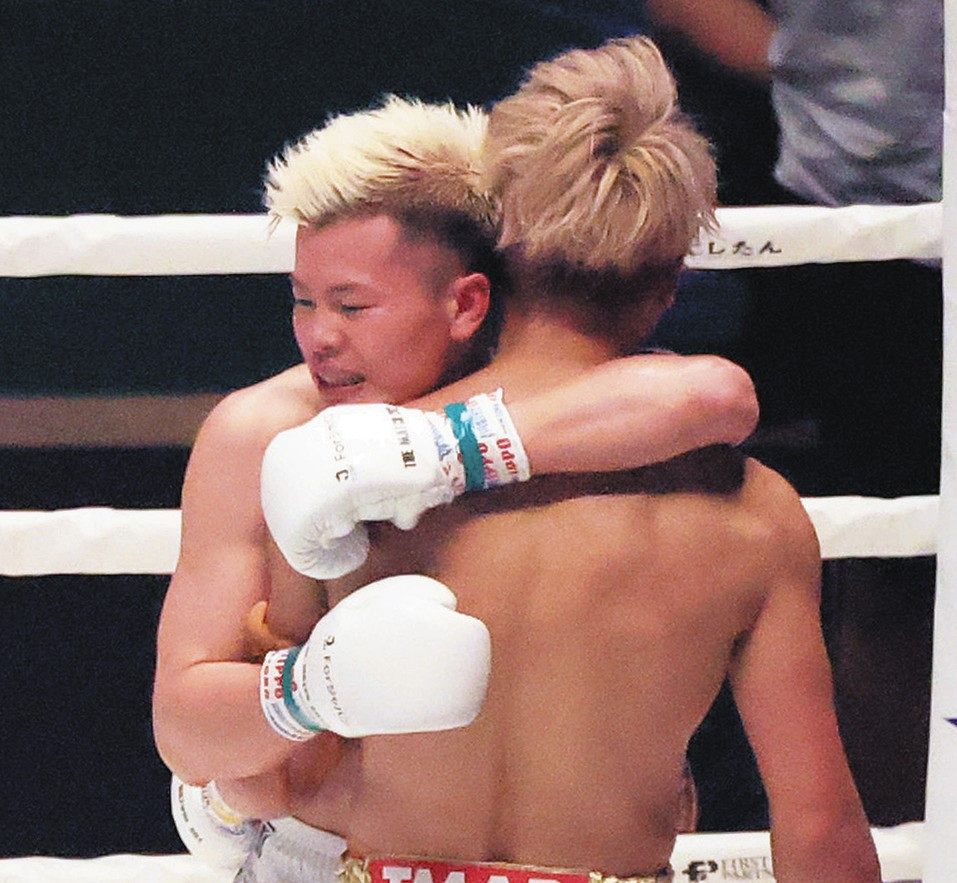 写真】菅田将暉、那須川天心vs武尊“世紀の一戦”に登場：中日スポーツ