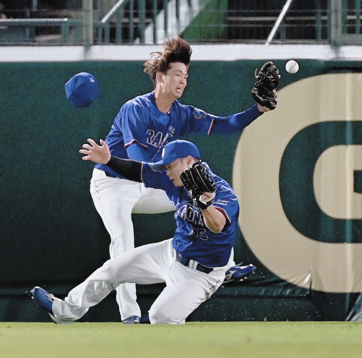 中日ドラゴンズ 柳裕也ランニングシューズ 中日・柳裕也、ここぞの粘り見せた！守備の”ミス”から同点許すも