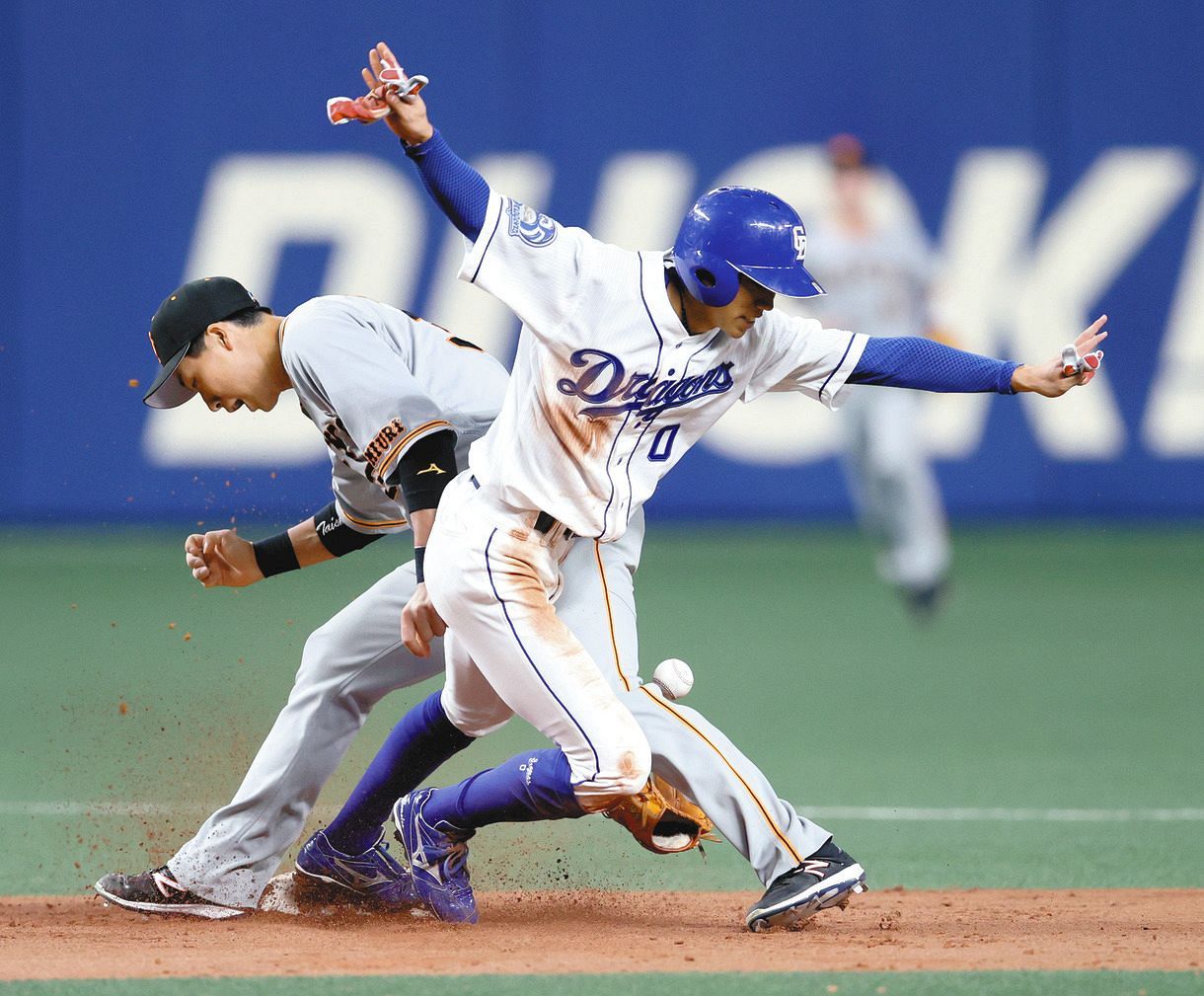 中日 高松果敢に初球スチール 石橋送りバント成功 若手が必死のチャンスメークで存在感 中日スポーツ 東京中日スポーツ