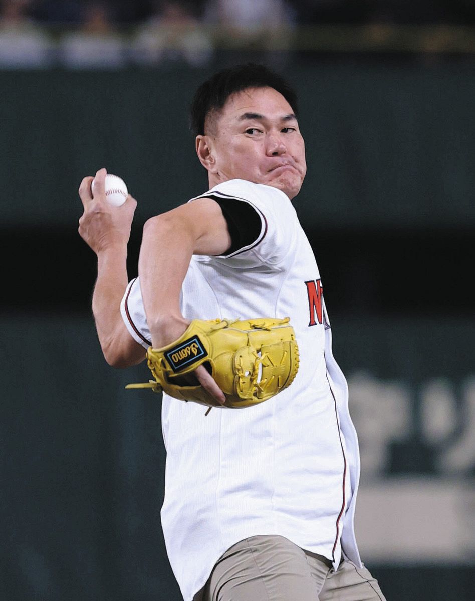 ◇NTT東海のユニホームで投げる岩瀬仁紀さん【写真】：中日スポーツ