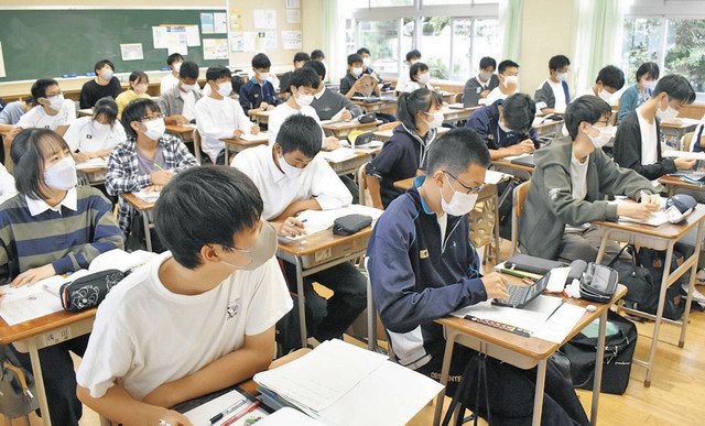 制服か私服か、選んで登校 藤島高生徒会中心に実施 :日刊県民福井Web