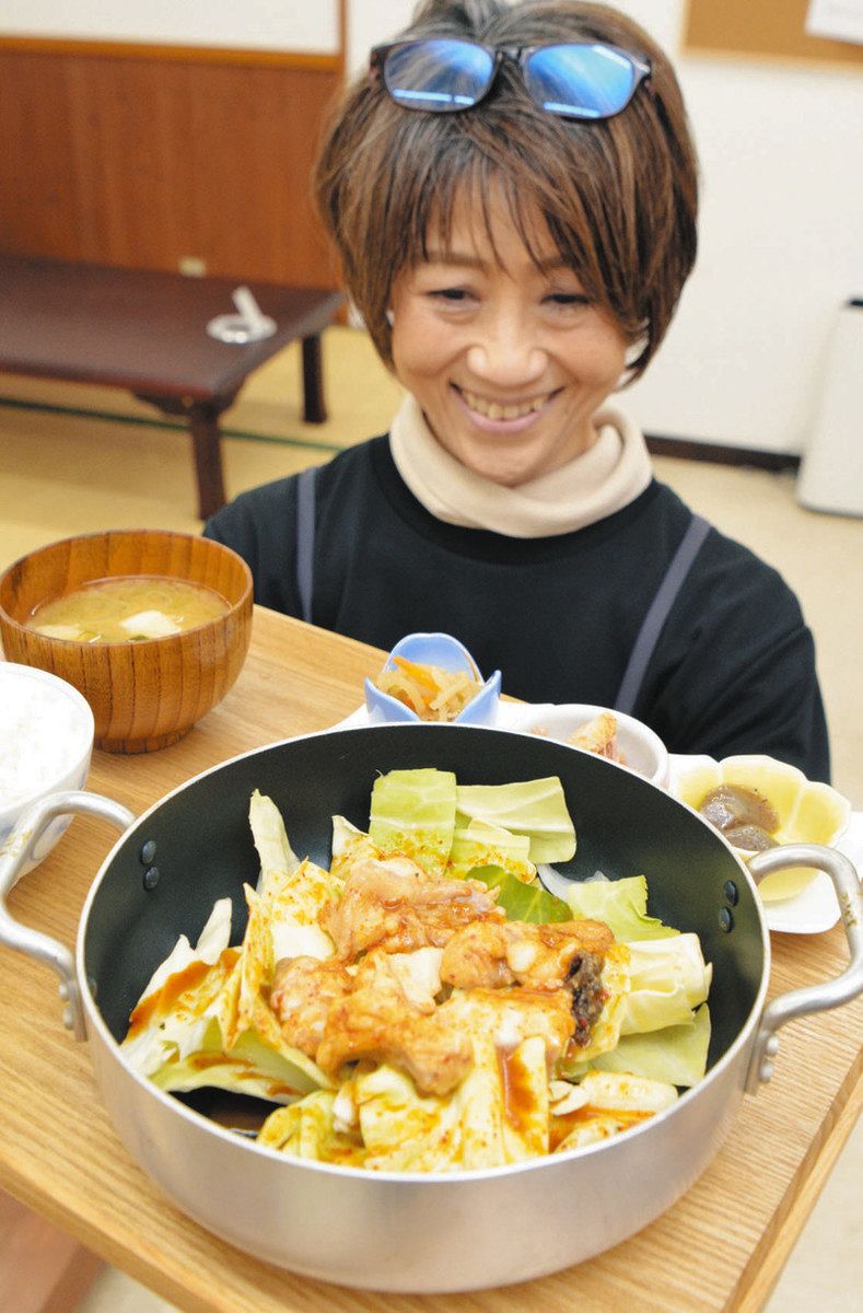 うんまいもんひだ＞ニンニク効き、ぷりっぷり 寄合所耕飛騨古川食堂